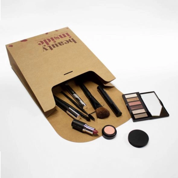 custom-makeup-packaging-display