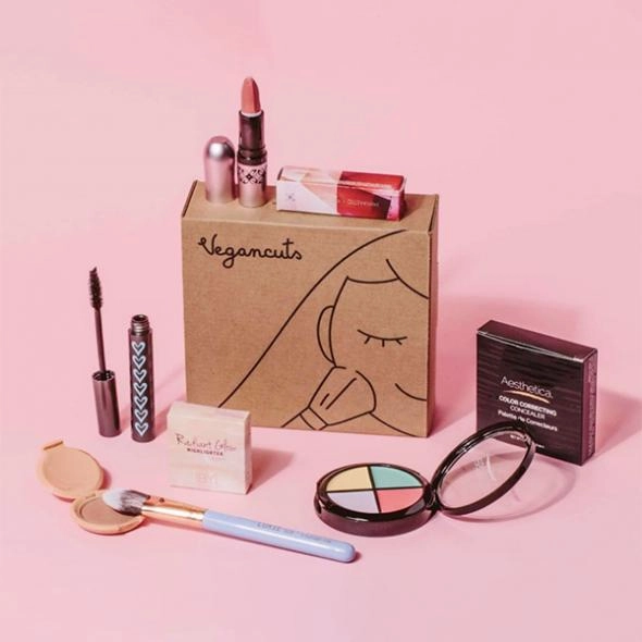 printed-custom-makeup-boxes