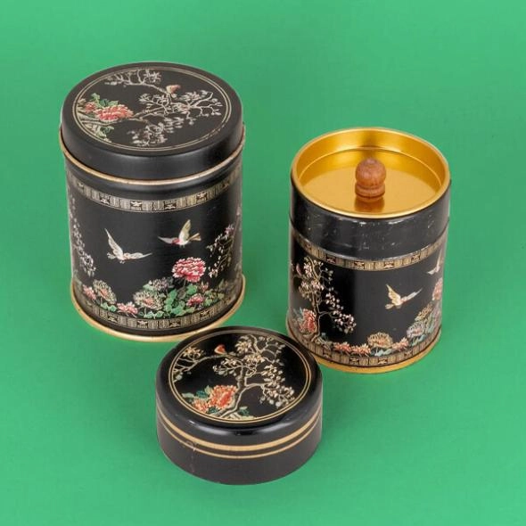 custom-metal-tins-with-lids