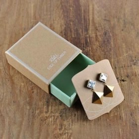 custom-earring-packaging-boxes-wholesale