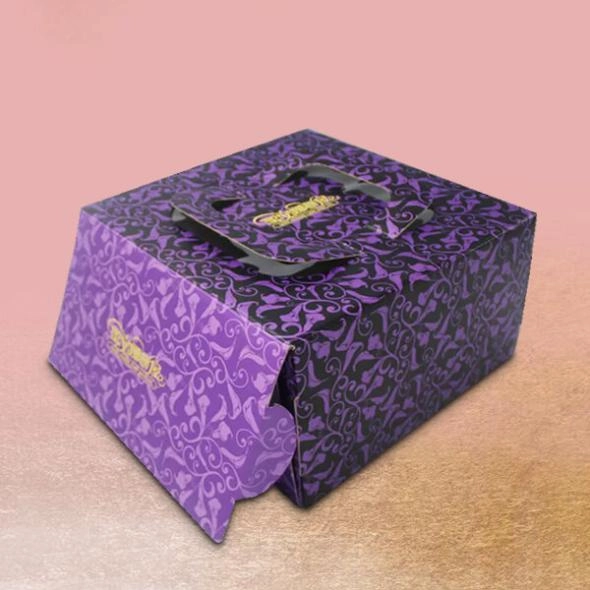 four-corner-cake-boxes