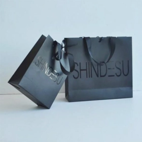 custom-black-paper-bags-boxes-wholesale