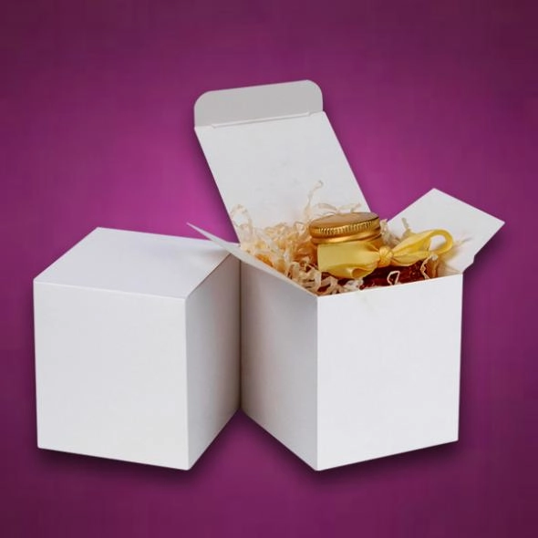 custom-white-boxes-packaging
