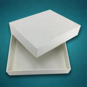 custom-printed-white-boxes