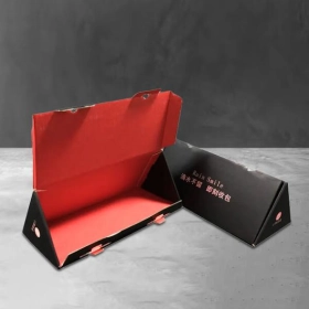 personalized-corrugated-triangular-boxes