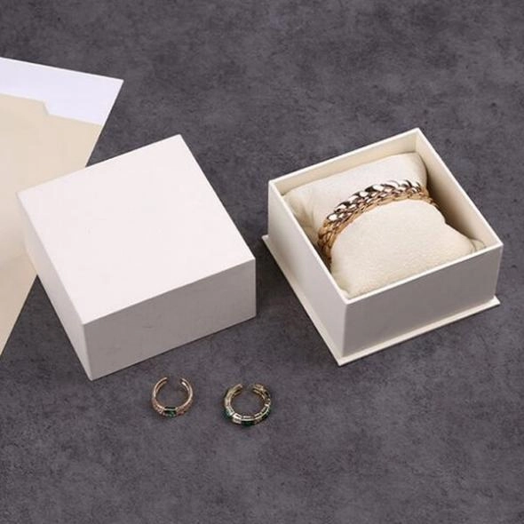 custom-bracelet-boxes