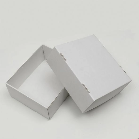 custom-white-kraft-boxes-wholesale