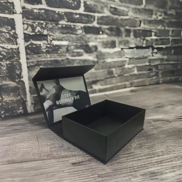 magnetic-closure-boxes